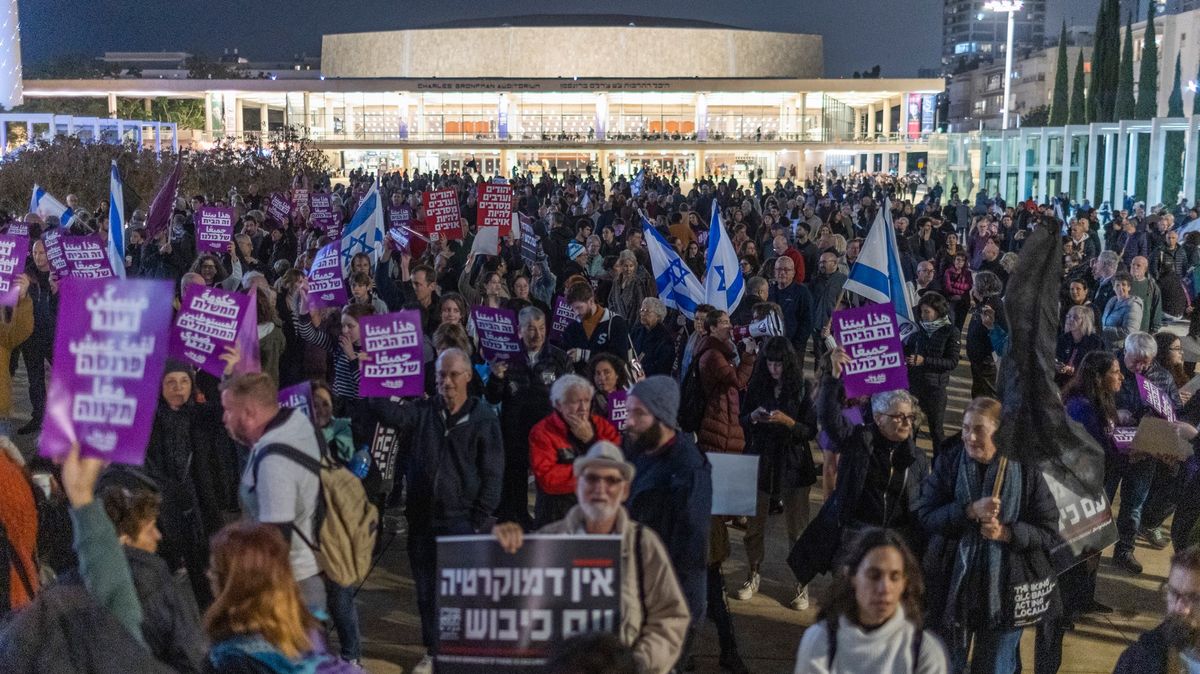 V Tel Avivu demonstrovaly tisíce lidí proti nové izraelské vládě